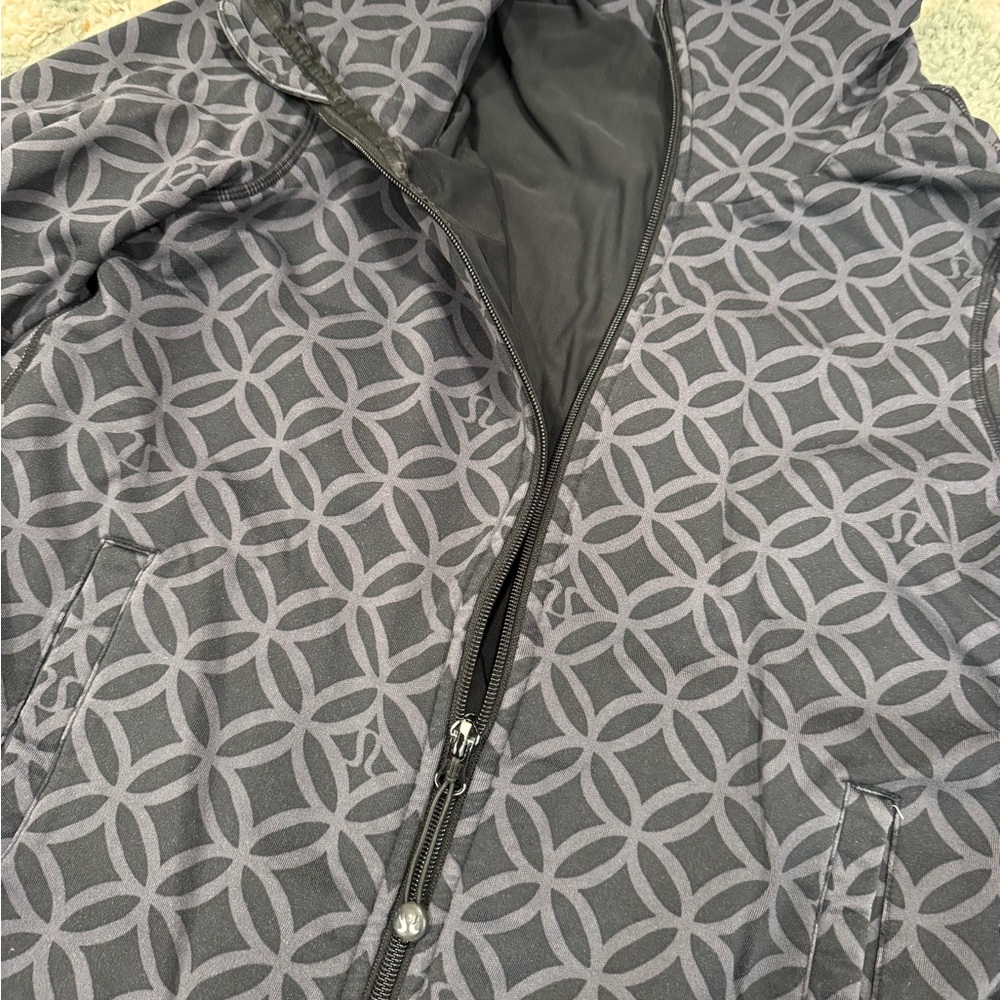 Women's Patterned Jacket - Picture 2 of 5